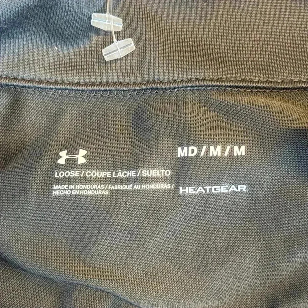 Under Armour Heatgear Long Sleeve Half Zip Pull Over - Size M - Picture 10 of 11